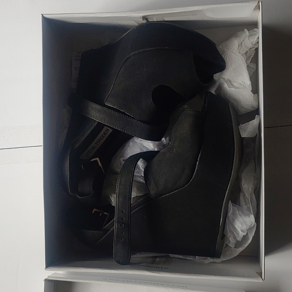 Steve Madden black wedges size 8 - Picture 2 of 4